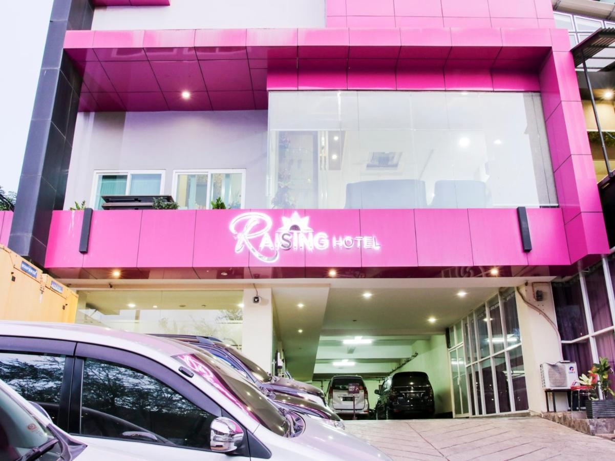 Vaccinated Staff - Capital O 454 Raising Hotel Makassar Esterno foto