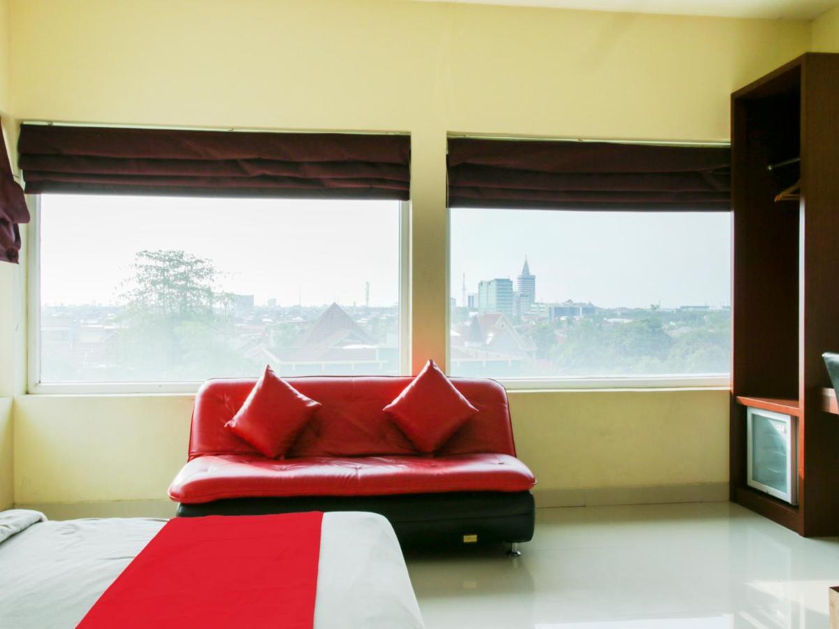 Vaccinated Staff - Capital O 454 Raising Hotel Makassar Esterno foto