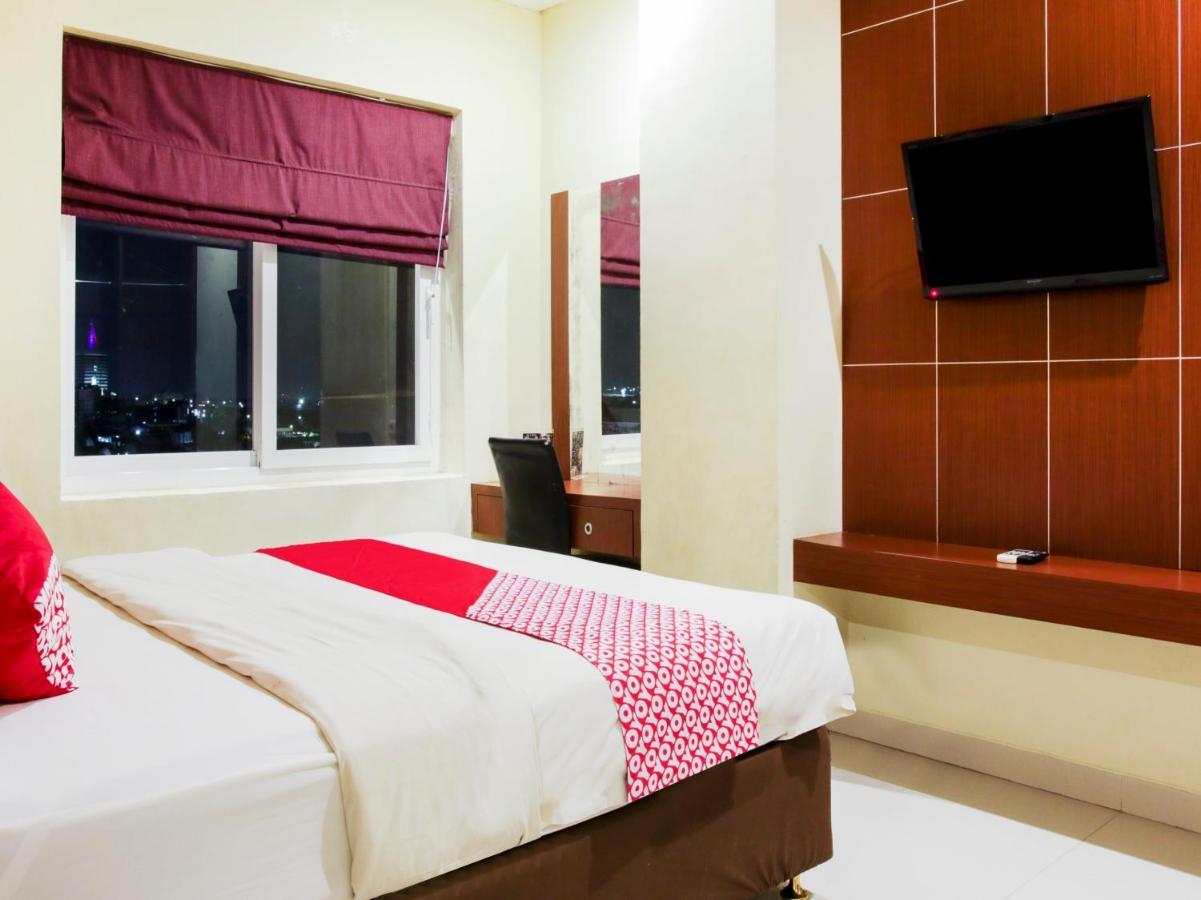 Vaccinated Staff - Capital O 454 Raising Hotel Makassar Esterno foto