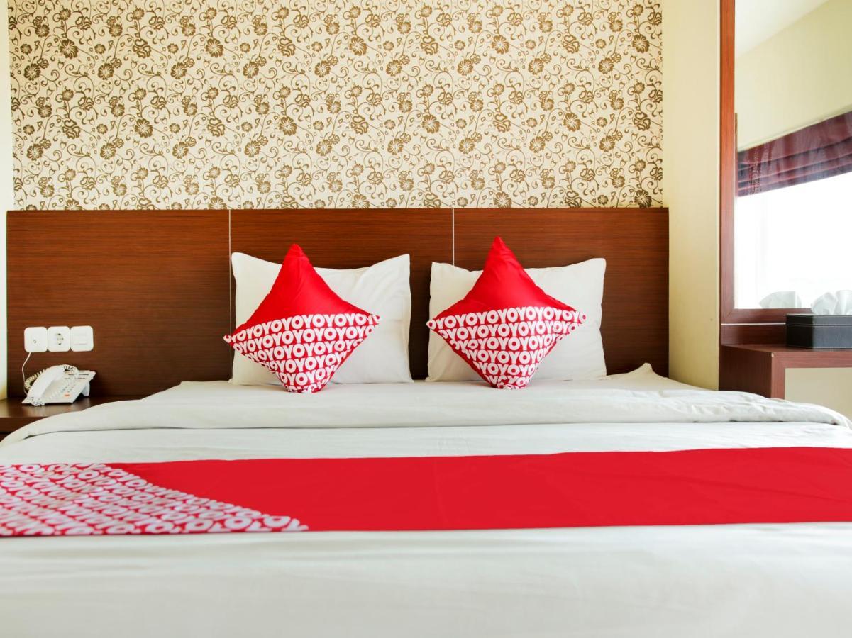 Vaccinated Staff - Capital O 454 Raising Hotel Makassar Esterno foto