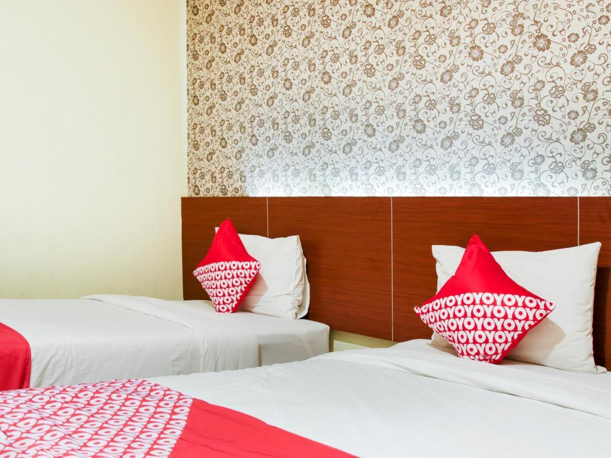 Vaccinated Staff - Capital O 454 Raising Hotel Makassar Esterno foto